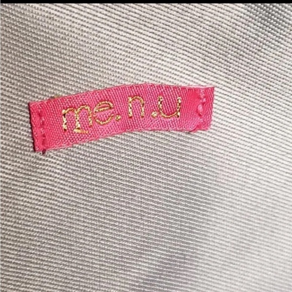 M.e.n.u Skull head duffel bag with pink wallet - Picture 9 of 16